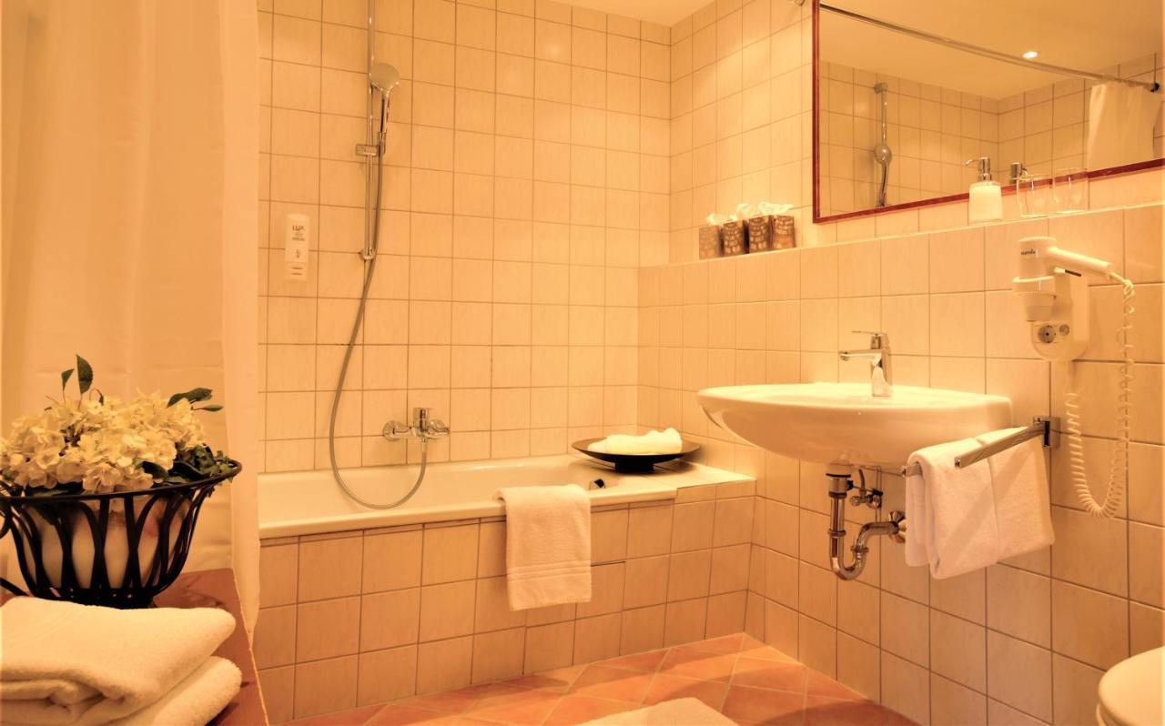 Kapler Alm Hotel Waakirchen ภายนอก รูปภาพ