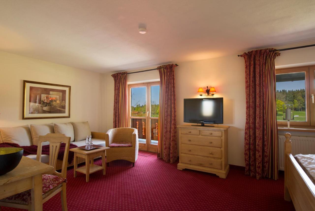Kapler Alm Hotel Waakirchen ภายนอก รูปภาพ