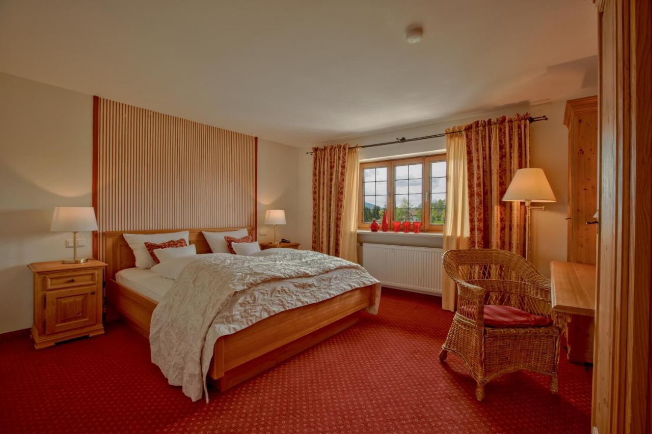 Kapler Alm Hotel Waakirchen ภายนอก รูปภาพ